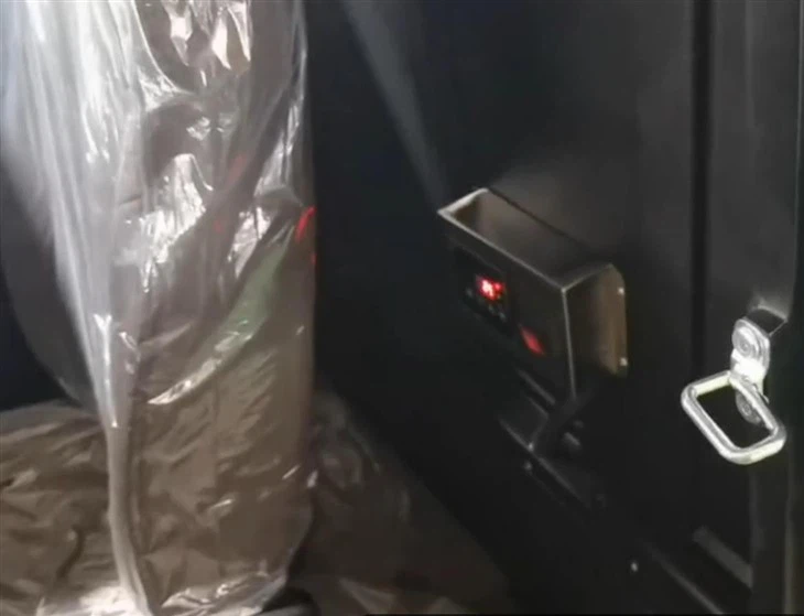 DOT COC Logistics Van With Refrigerator Box Customized Temperature -18 To 5 ℃ DOT COC Logistics Van With Refrigerator Box Customized Temperature -18 To 5 ℃