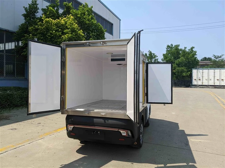 Refrigerated cargo box detailed photos