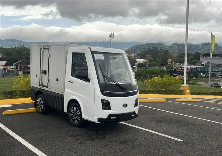 Street-Legal Electric Mini Truck, Low Operating Cost, 600kg Loading Capacity For Commercial Use suppliers